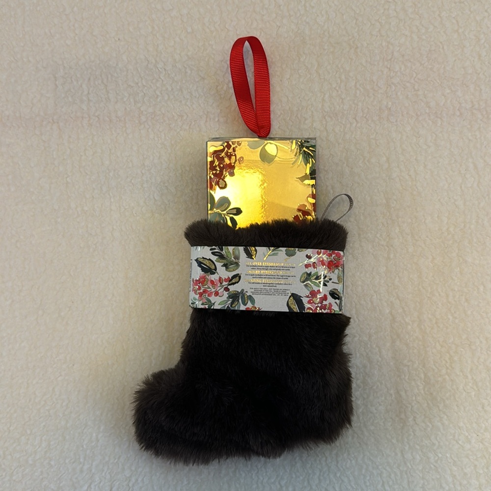 Eyeshadow Brush Trio Christmas Stocking Set All Over Angled & Blending Brushes - Picture 5 of 7